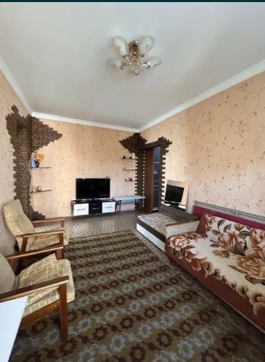 Квартира на Башлык 1/5/5 общ пл 38м  с обстановкой