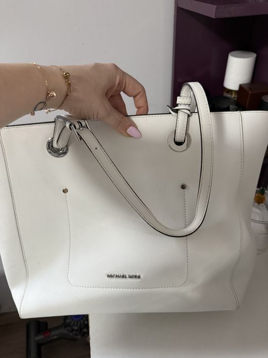 Бяла чанта michael kors
