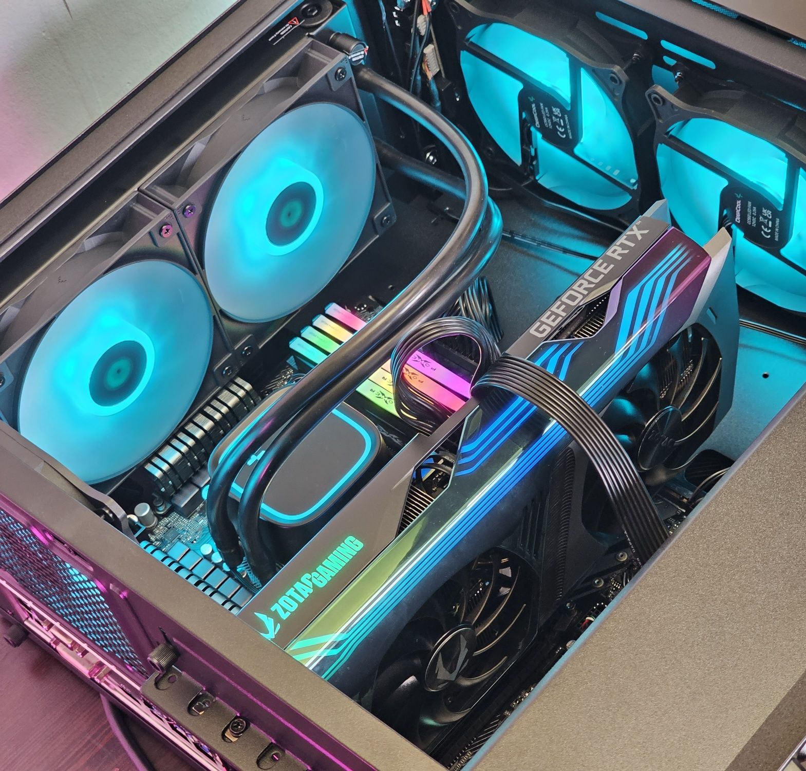 Ryzen 7-7800X3D/RTX 5070 12GB/RAM 32GB/SSD 1TB/Чисто Нов+Гаранция!