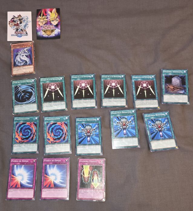 Cartonașe Yu-Gi-Oh!