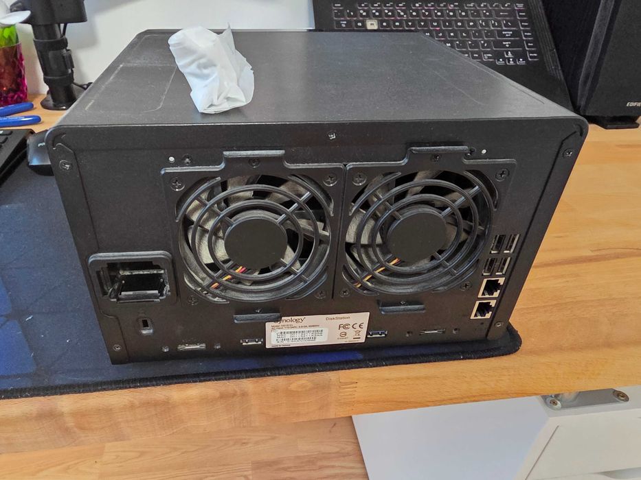 Synology DS1512, DS415, Harduri 4TB, 8TB.