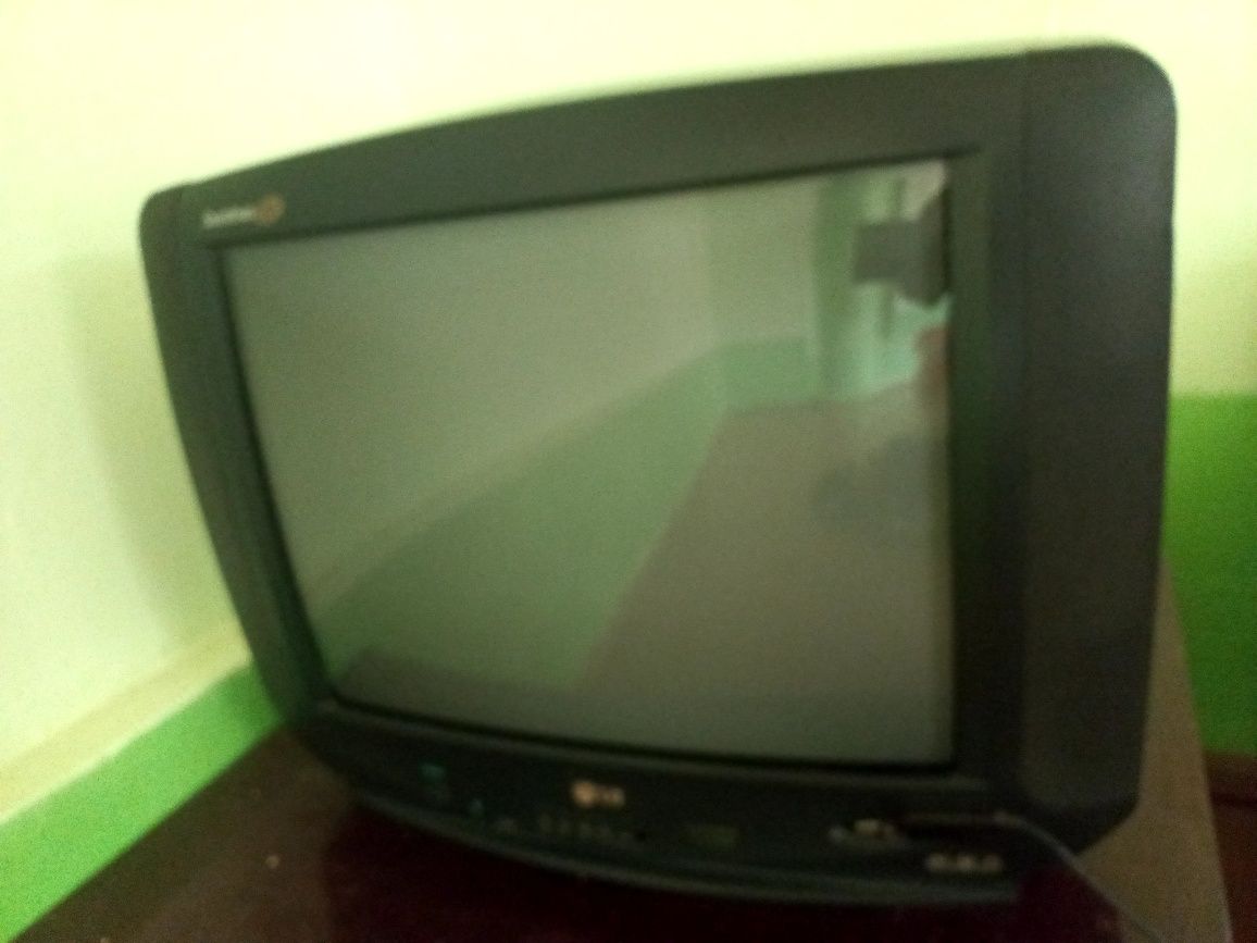 Телевизор LG сотилади