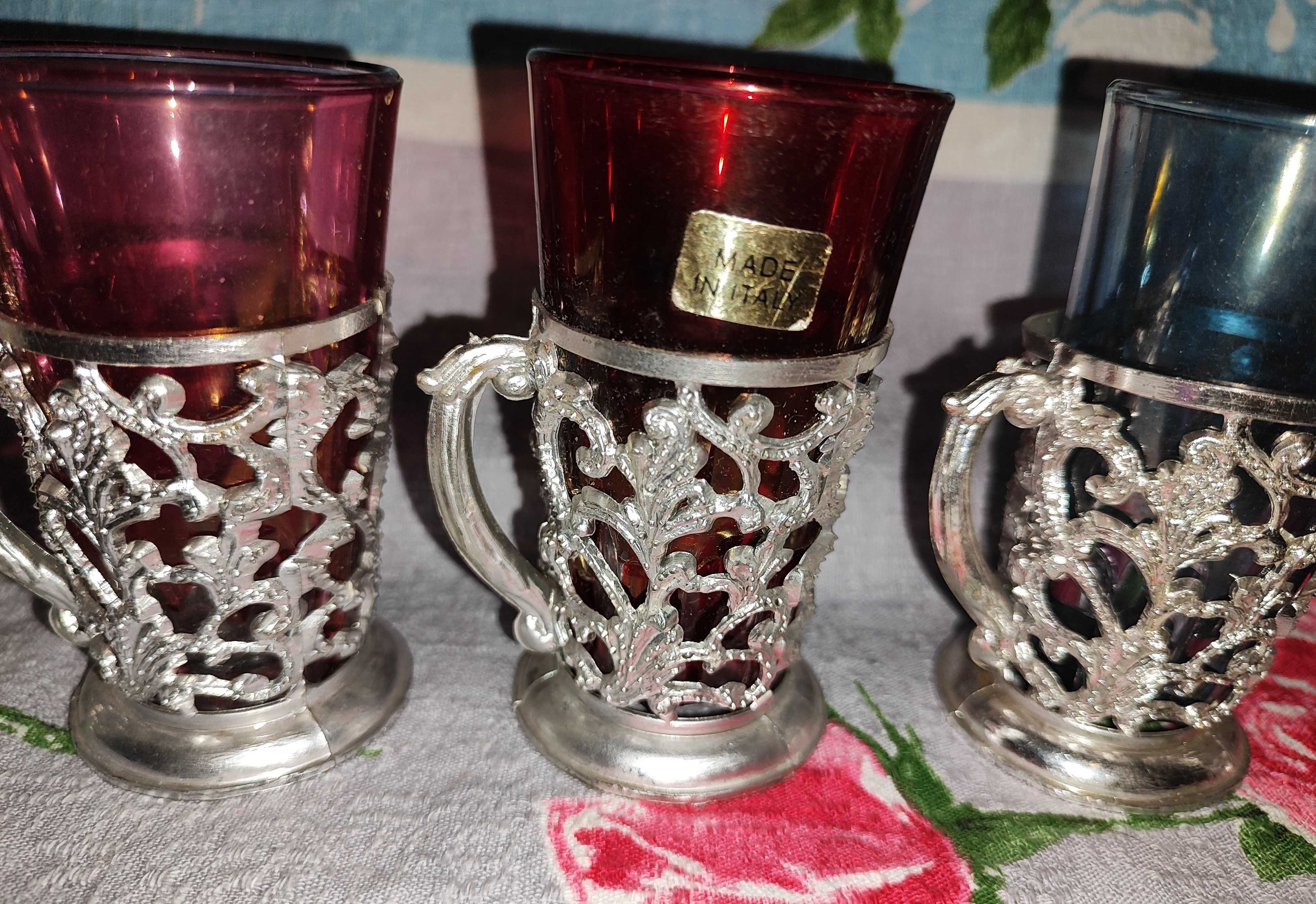 Стари цветни чашки Италия