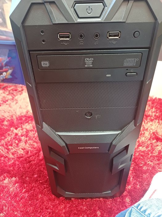 Unitate.  gaming . tastatura si monitor