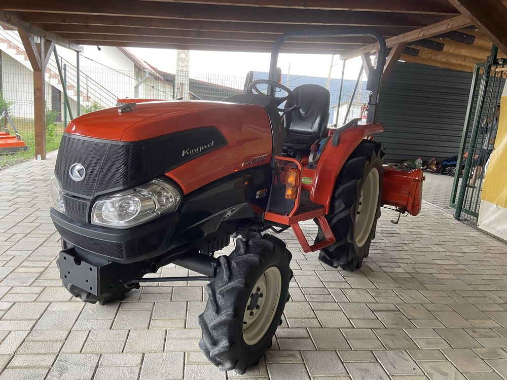 Tractor japonez Kubota KL265, model nou, 26cp + freza