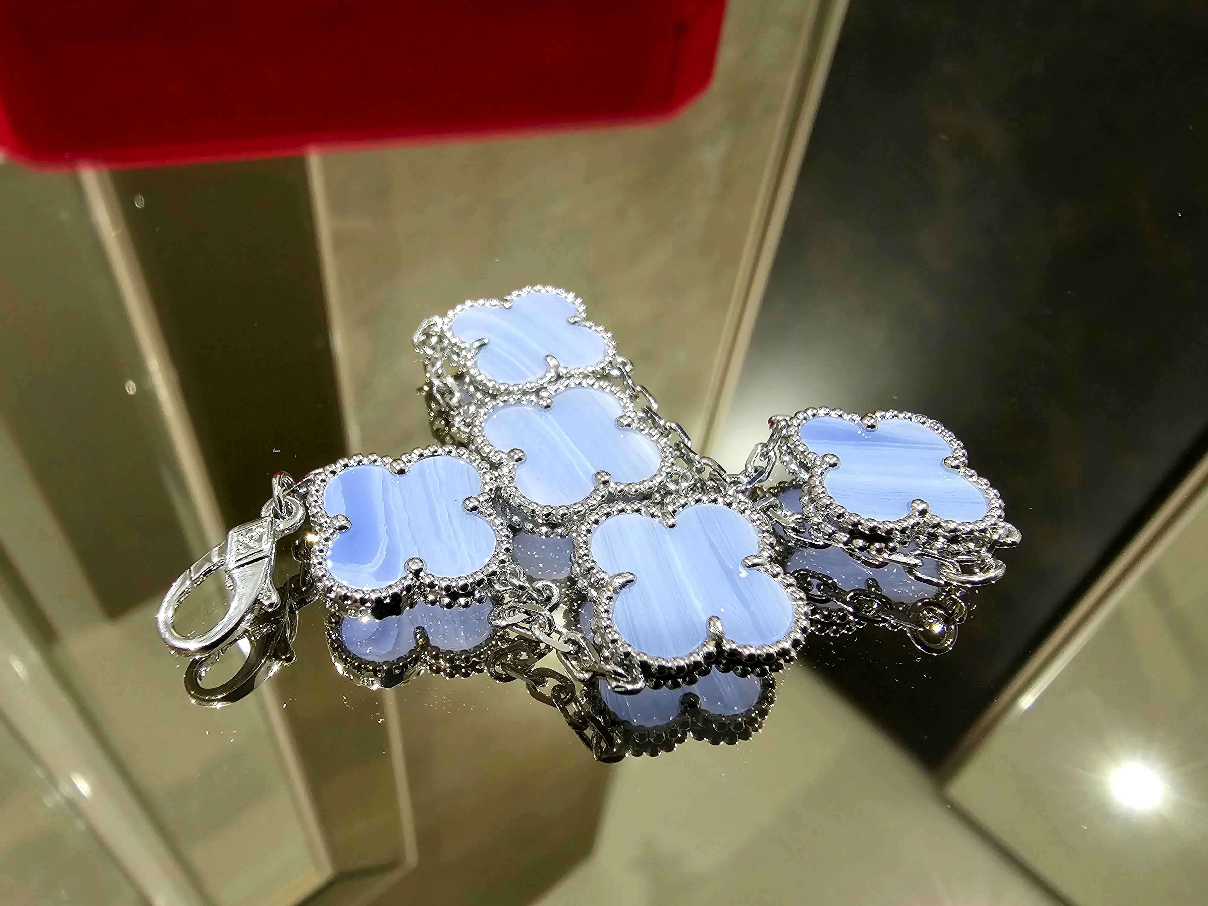 Van Cleef & Arpels VCA Silver Chalcedony 5 Alhambra Дамска Гривна