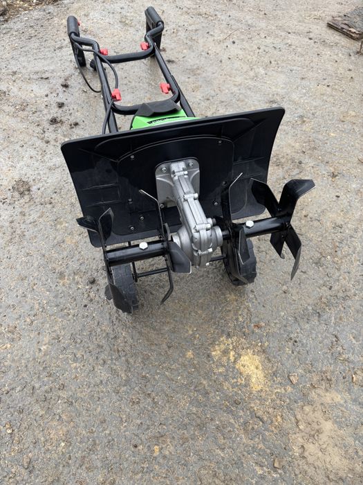 Електрическа фреза Profeco 1050w