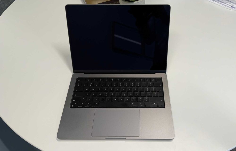 MacBook Pro 14" M1 Pro (2021), 16GB RAM, 512 GB