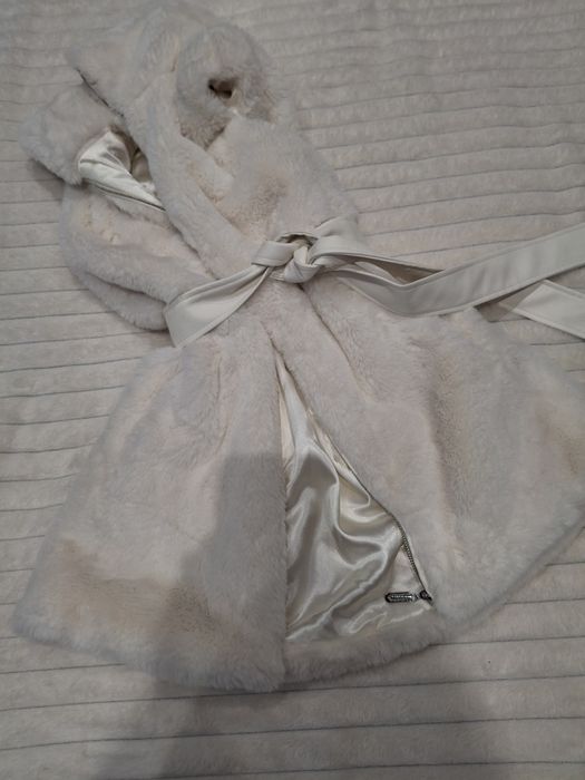 Пухкав елек. С размер, носен веднъж.