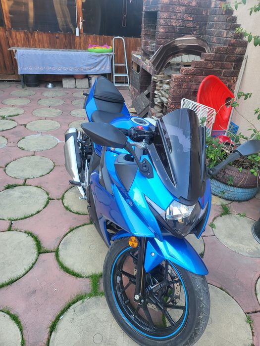 Motocicleta Suzuki GSX250R