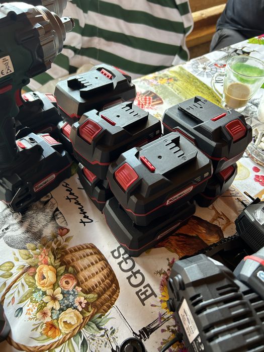 Cheie cu acumulator crichet