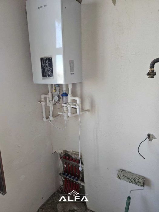 Buxoroda kvartira sotiladi 3 xonali 96m² 5-qavat.