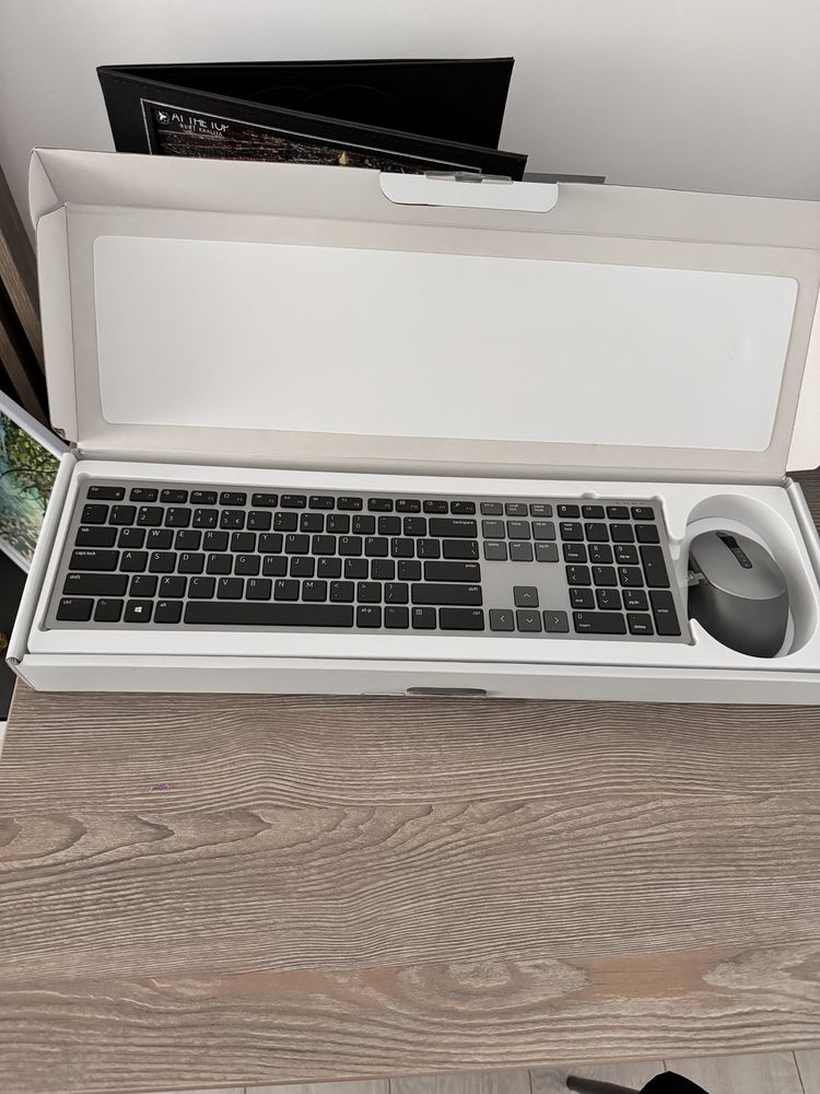 Tastatura DELL plus mouse wireless NOI