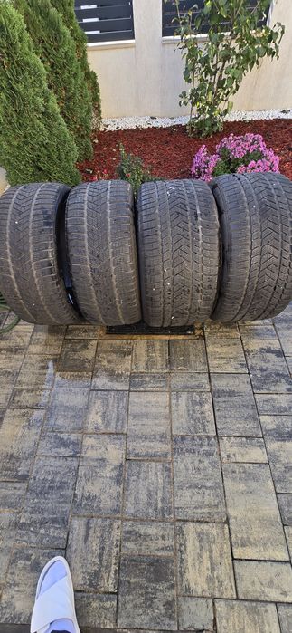 Pirelli 315 30 R21 + 275 35 R21 Iarna
