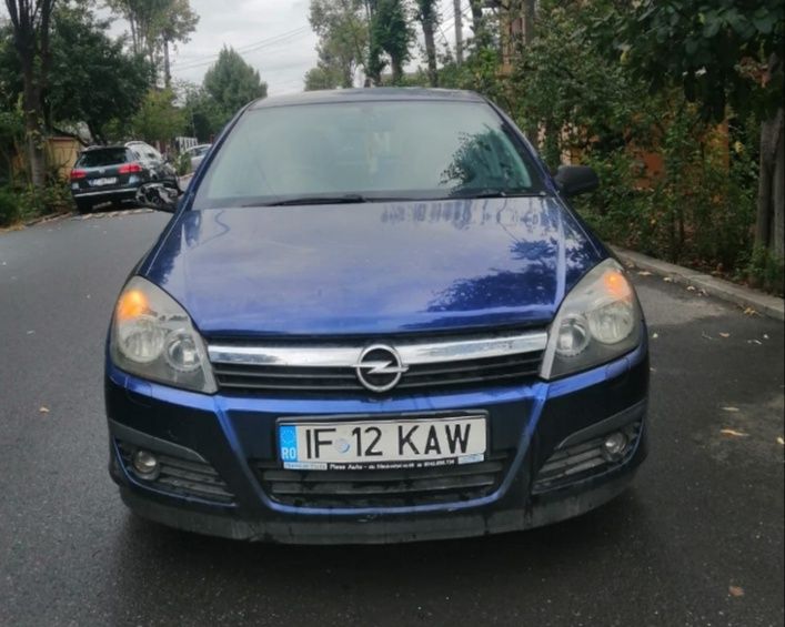 Dezmembrez Opel Astra H GTC  Hatchbach1.4i 1.7cdti 1.9cdti orice piesa