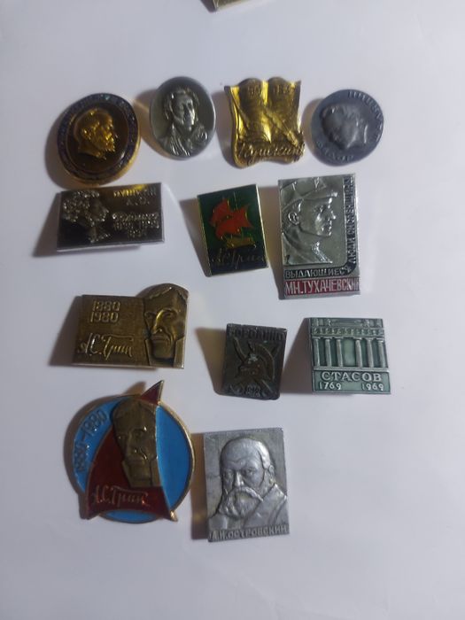 Советские значки.