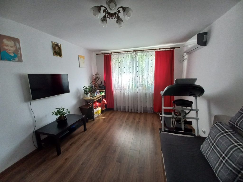 Apartament 3 camere Titan de vanzare