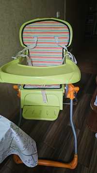 Детский стульчик, в хорошем состоянии,  складывается, удобен для транс