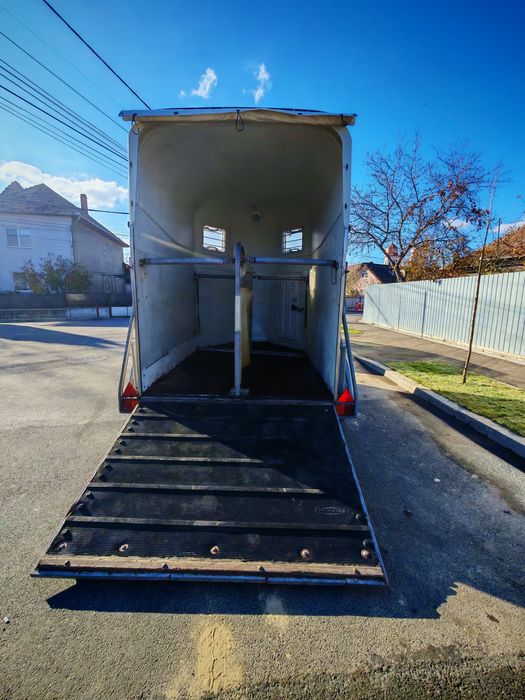 Remorcă transport animale / cai