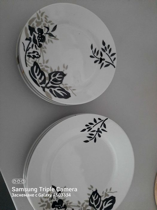 Продавам 2бр.керамични съдове за подправки свещник, ново плато,захарни