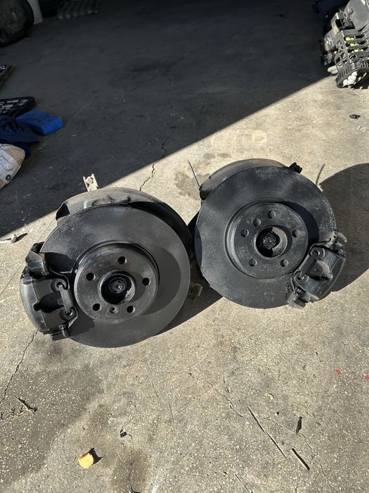 Fuzeta stanga fata BMW X5 E53 fuzeta dreapta fata BMW X5 E53