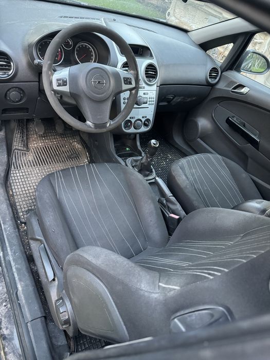 Opel Corsa D на части
