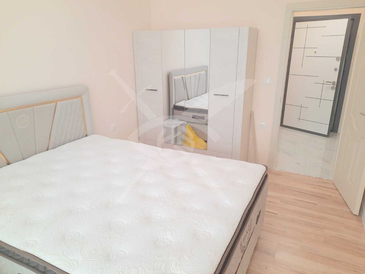 Продава се Двустаен апартамент в Пловдив, Гагарин - 65 кв.м за 1985 €/кв.м - Снимка #2