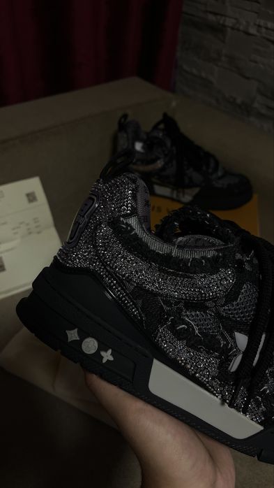 Louis Vuitton Skate crystals
