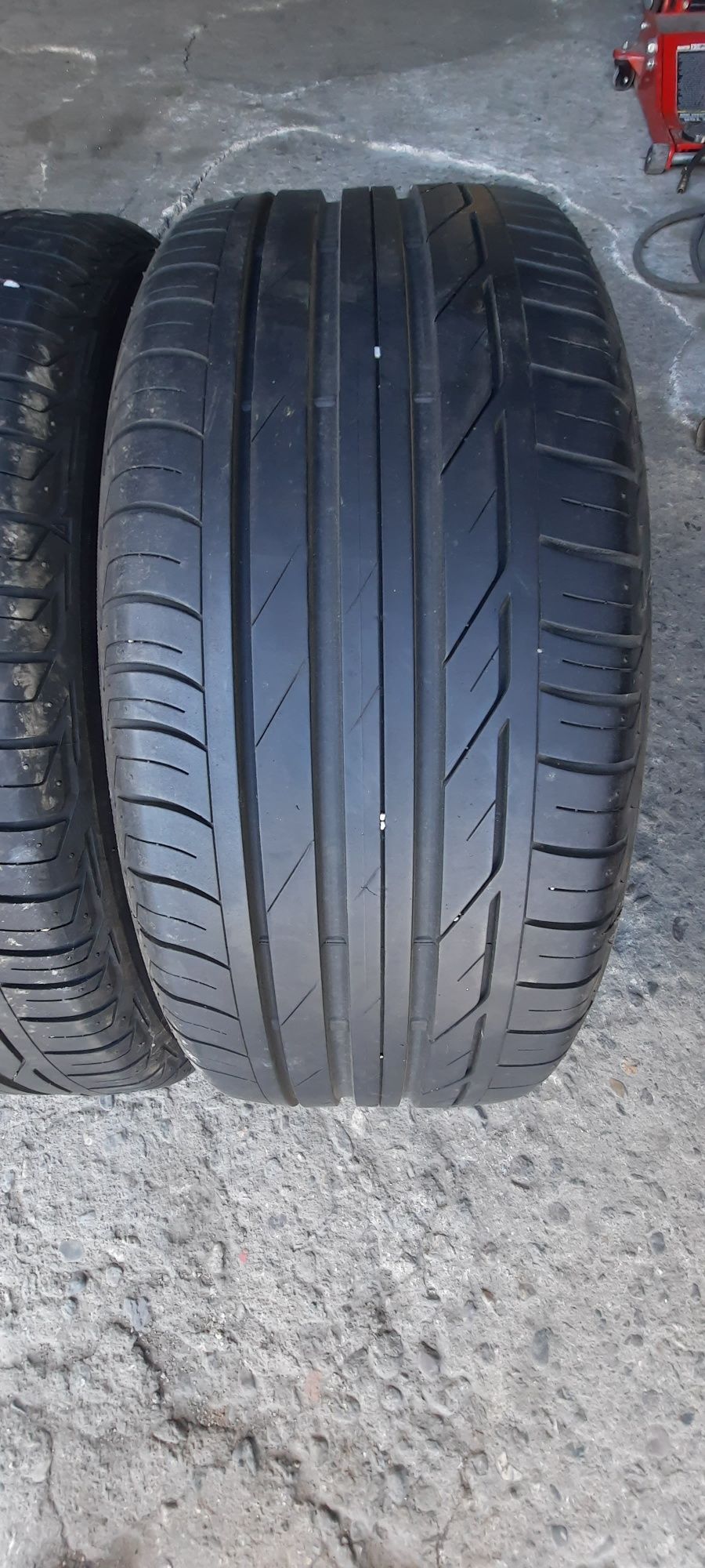 Летни гуми-18цола-225/50-1бр.-65лв."BRIDGESTONE "