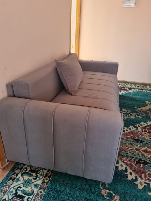 Продам диван в отличном состоянии.