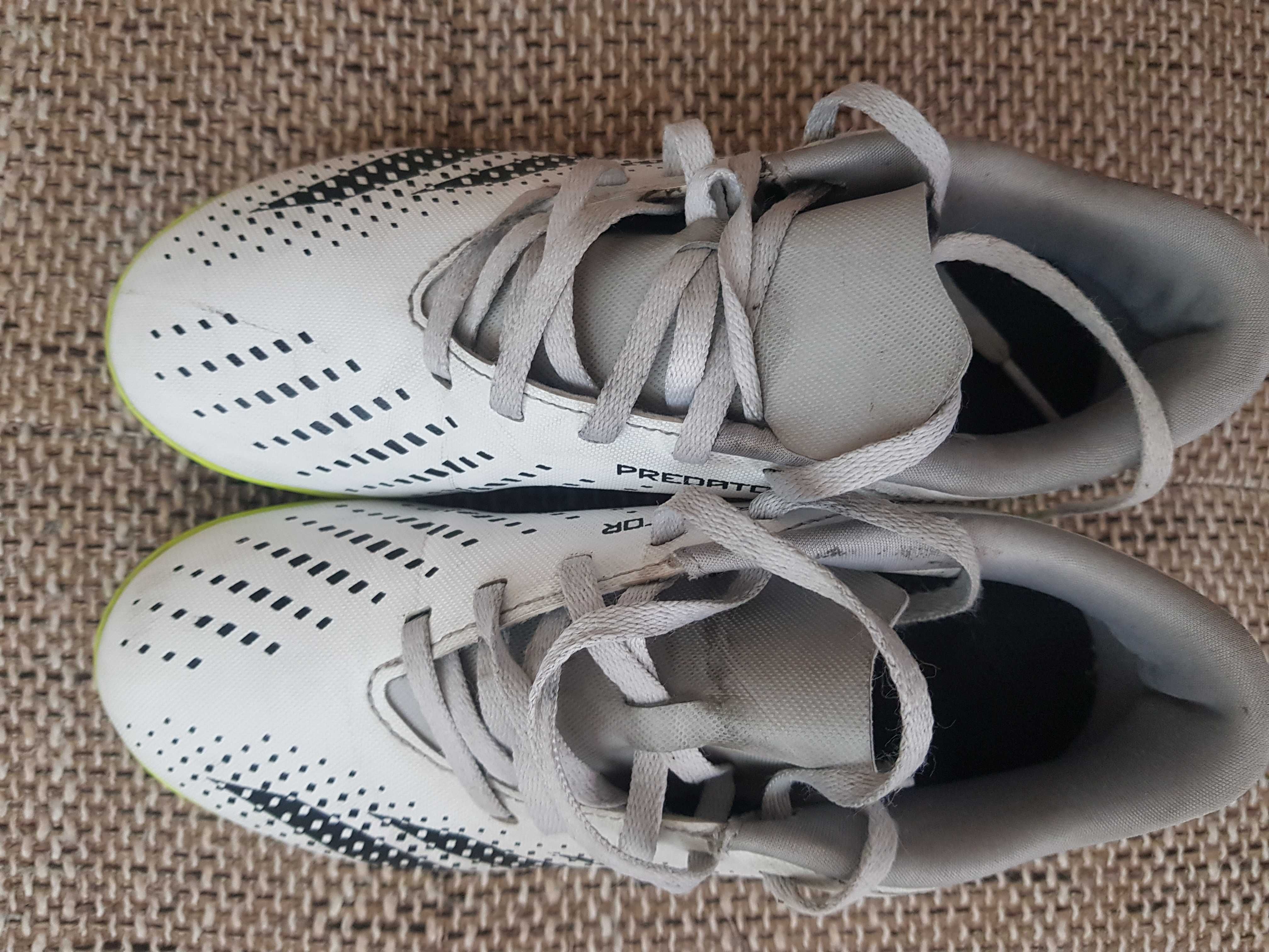 Adidas PREDATOR  детски бутонки 35 номер