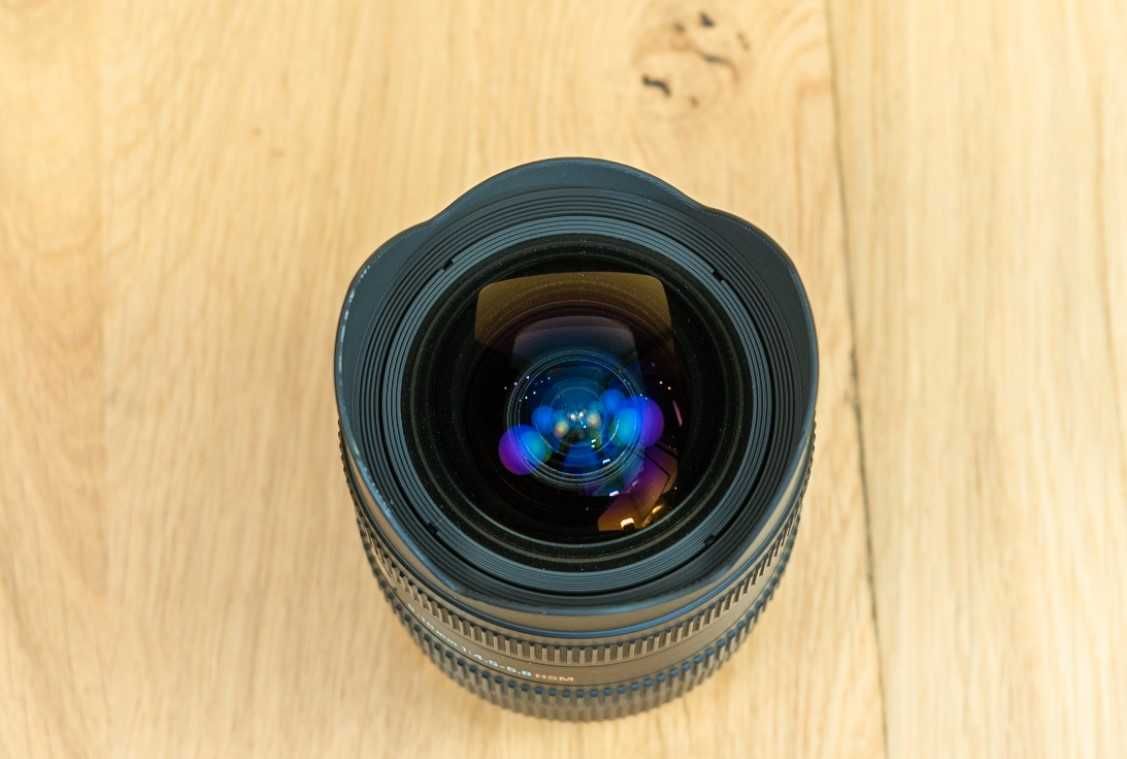 Sigma 8-16 mm f/4.5-5.6 DC HSM pentru Canon EF