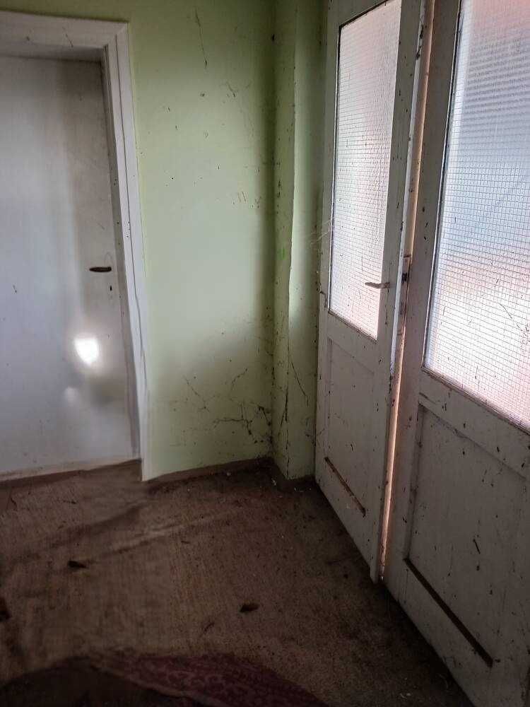 Къща с голям двор в Добрево