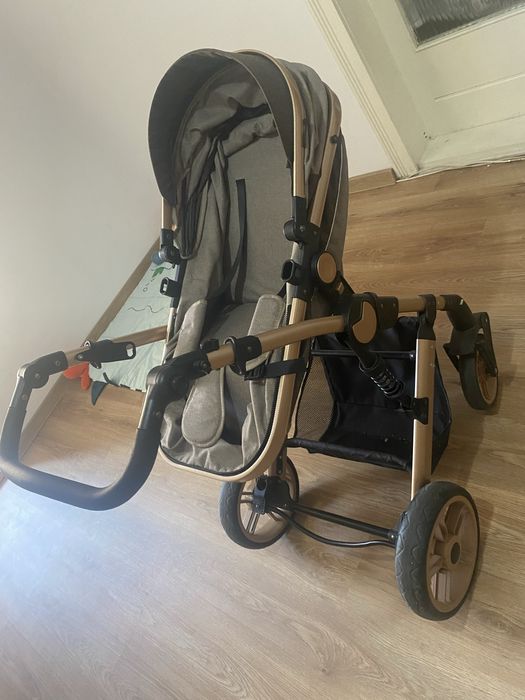 Carucior 3 in 1 , arata ca nou, achizitionat de 6 luni.