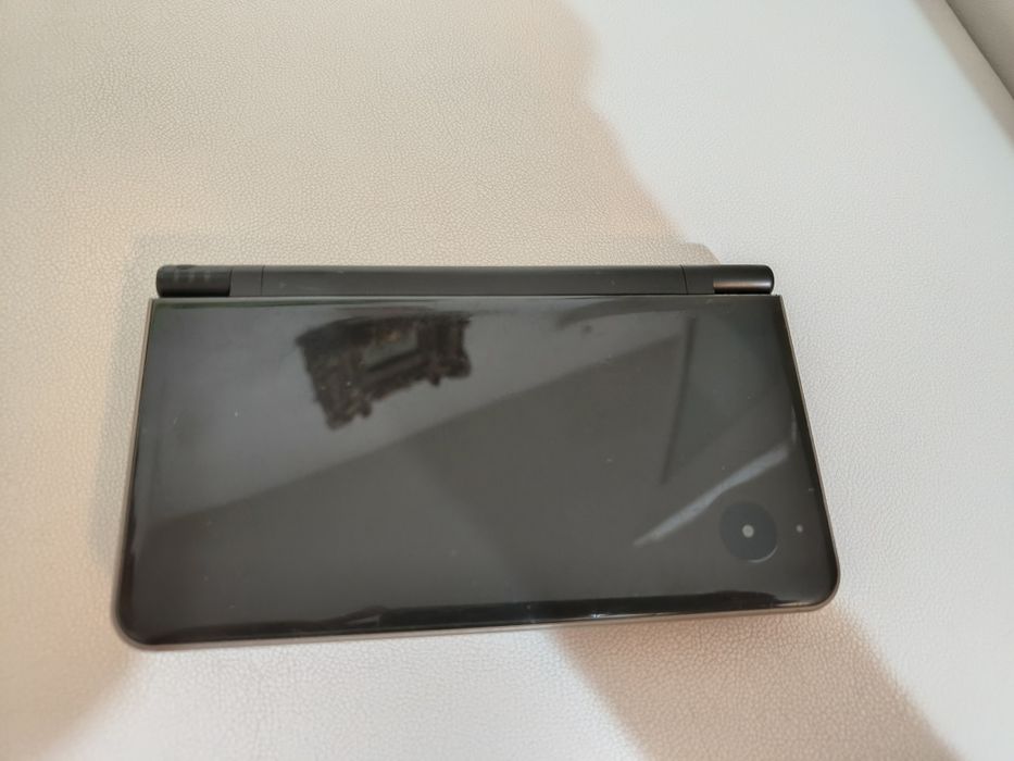 Vând consola  Nintendo Ds XL