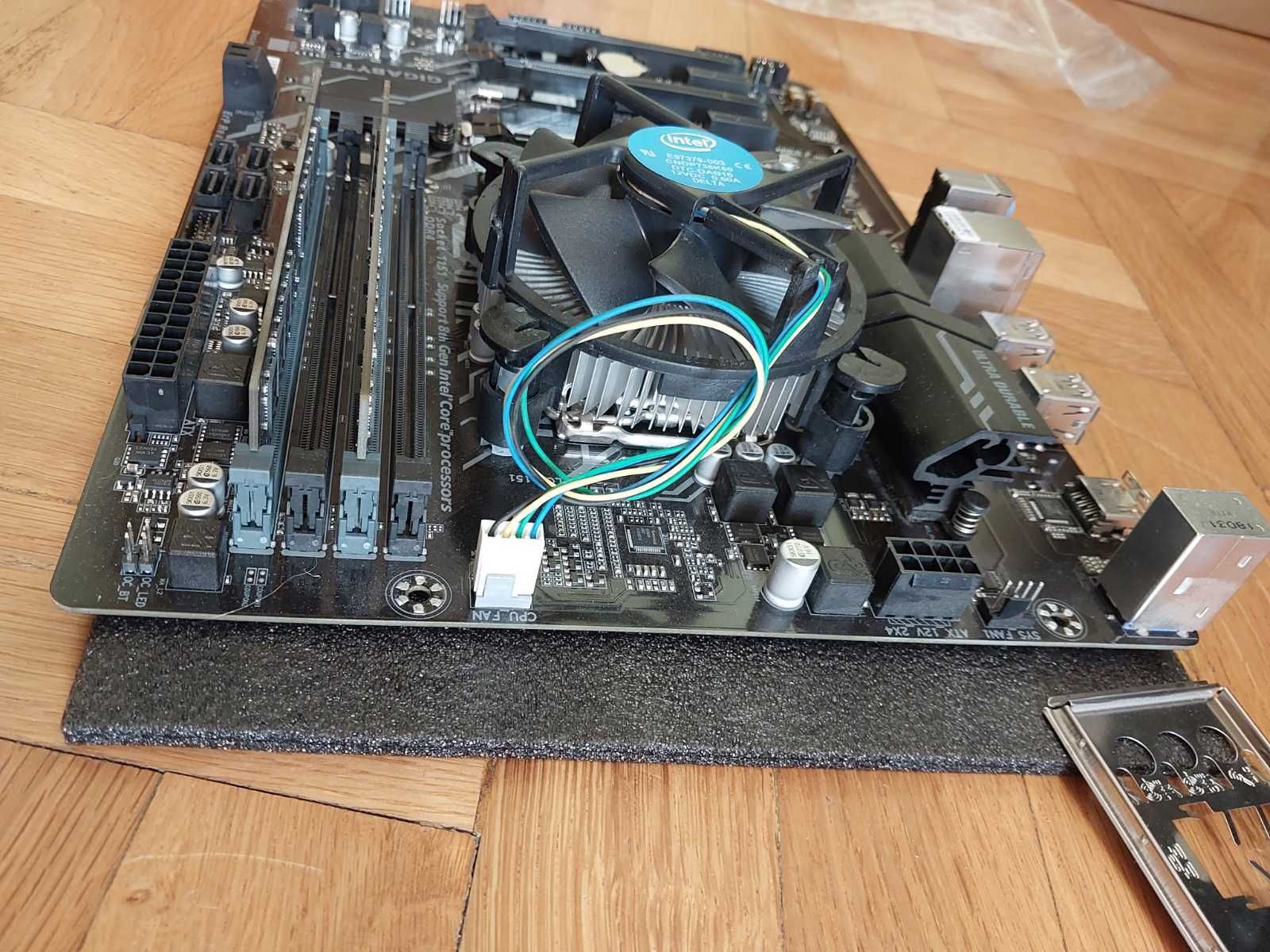 Intel i5 8400 + Gigabyte Z370P D3 + 16GB 2133mhz RAM