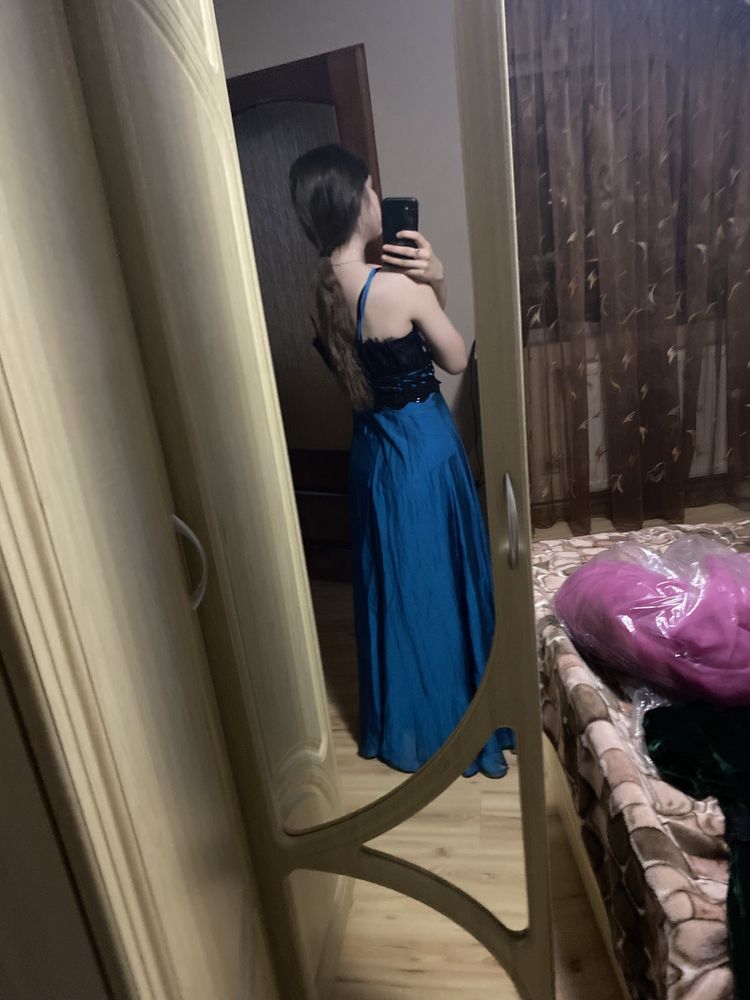 vand rochie albastra eleganta