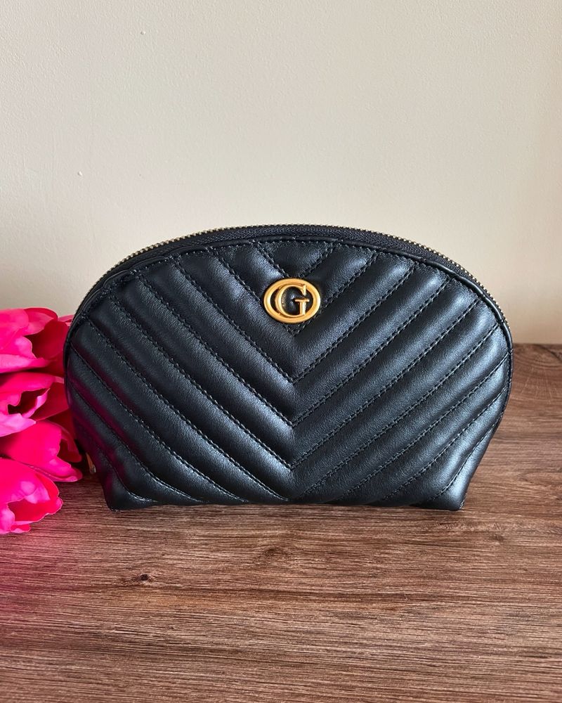 Дамска чанта за козметика Guess