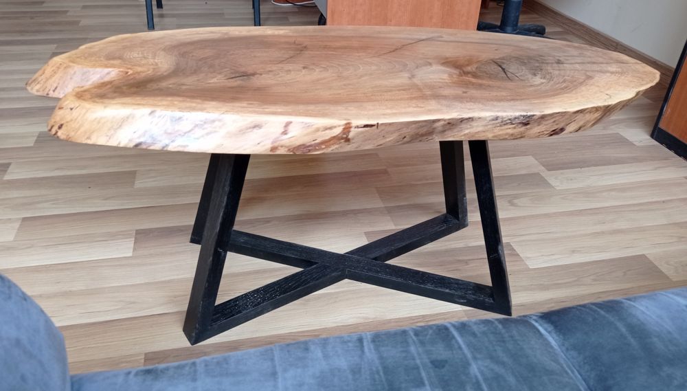 Огледало и холна масичка от орех