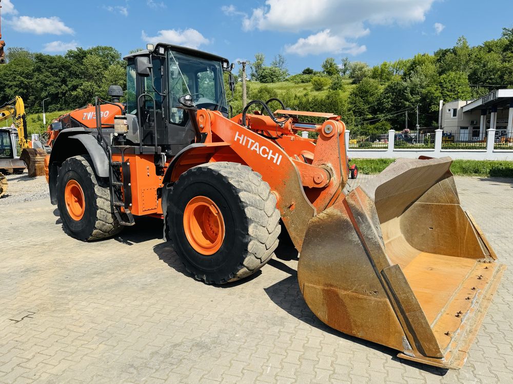 Incarcator frontal Hitachi ZW 310/330, an 2015, 28 tone, cupa 5mc, TOP