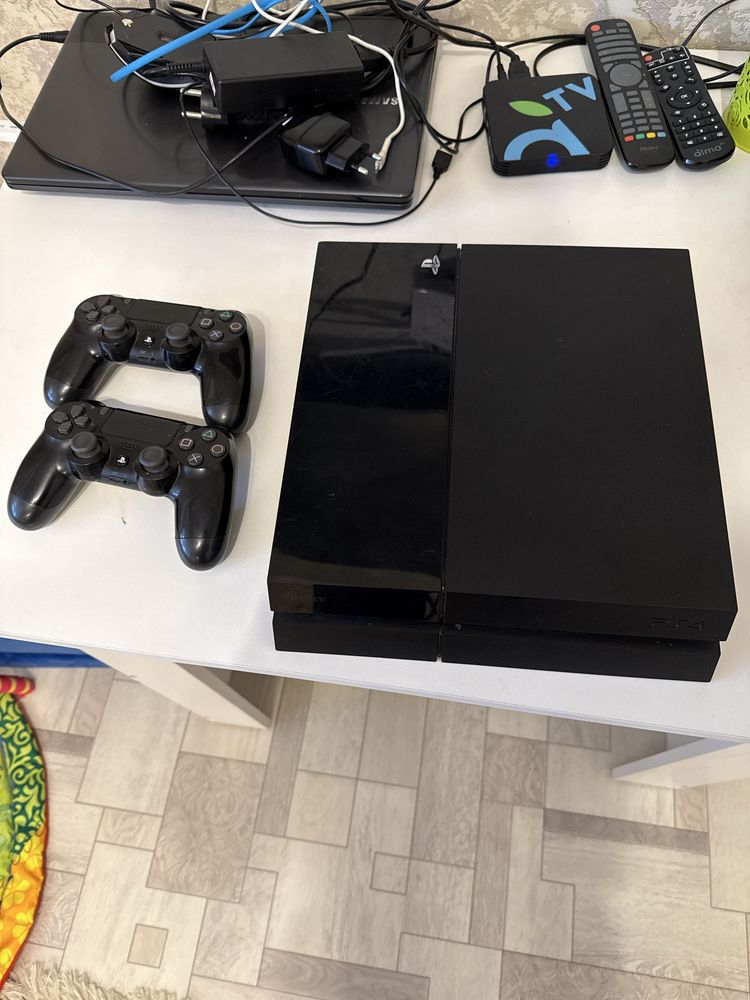Play station 4 б/у