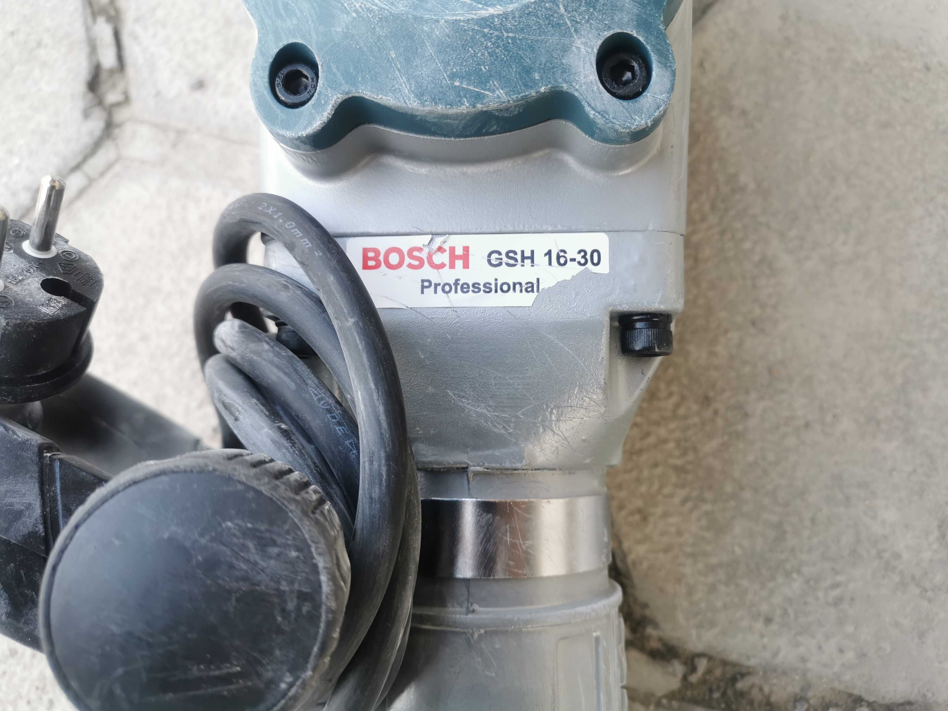 Професионален къртач със захват 6-стен Bosch GSH 16-30 , 1750 W