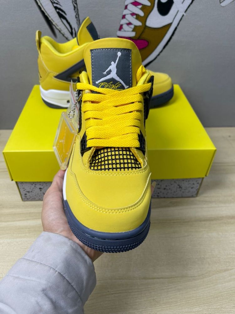 Jordan 4 lightning marime 41