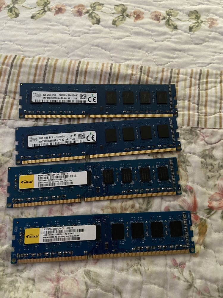 Memorii RAM DDR3 4x4GB 1600MHz – 16GB total, perfect funcționale