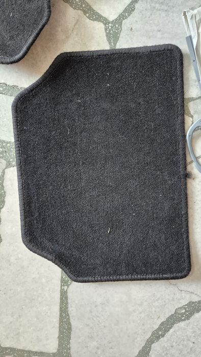 Комплект гумени и мокетени стелки от Peugeot 206/Пежо 206