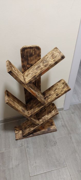 Дървена поставка за книги