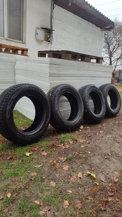 Зимний ризина Шина бу 225/65/17  215/65/16  2