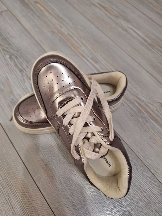 Лот обувки за момиче