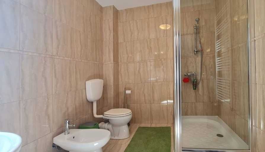 Casă modernă cu 5 camere și 5 băi confort în Groși, Maramureș