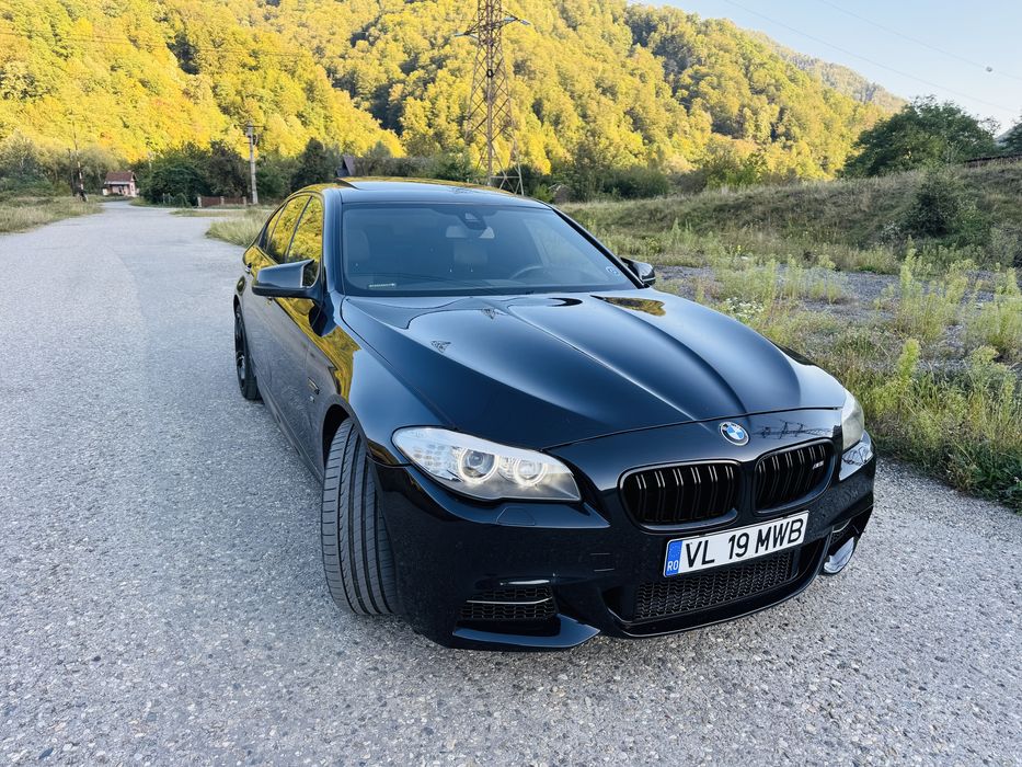 Bmw f 10 M550 xdrive / soft clouse / head up display / keyles go / ent